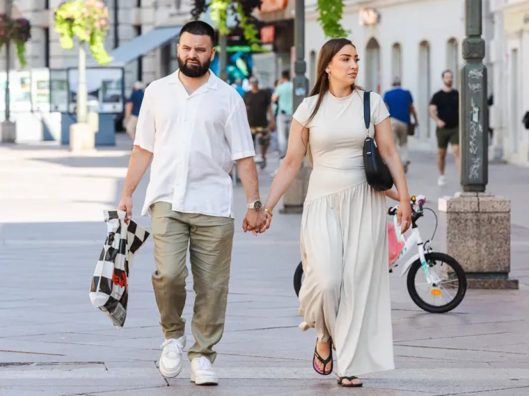 Ljetna eksplozija stila u Rijeci: Tri zgodne dame u lepr&scaron;avim haljinama izazvale opću pomutnju