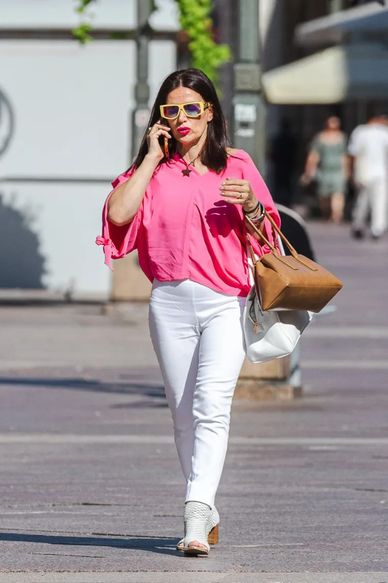 Ljetna eksplozija stila u Rijeci: Tri zgodne dame u lepr&scaron;avim haljinama izazvale opću pomutnju