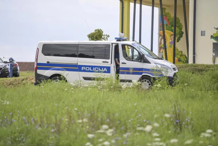 Ovo je kuća u kojoj se sinoć dogodilo ubojstvo: Fasada prepuna rupa od metaka