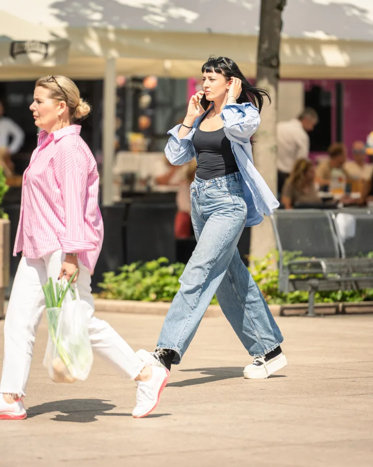 Djevojke na špici pokazale duge noge: Zablistale u vrućim ljetnim kombinacijama