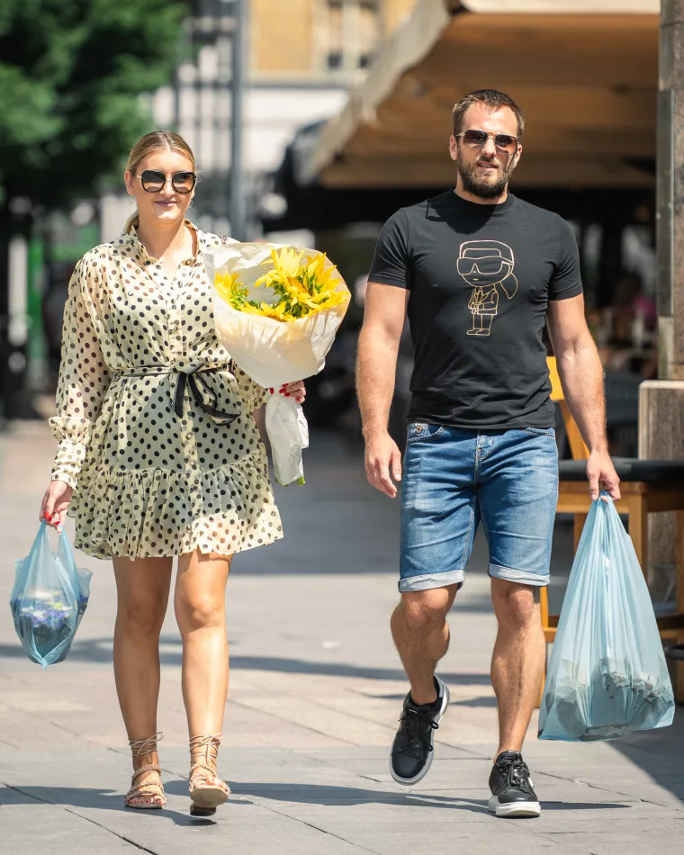 Djevojke na &scaron;pici pokazale duge noge: Zablistale u vrućim ljetnim kombinacijama