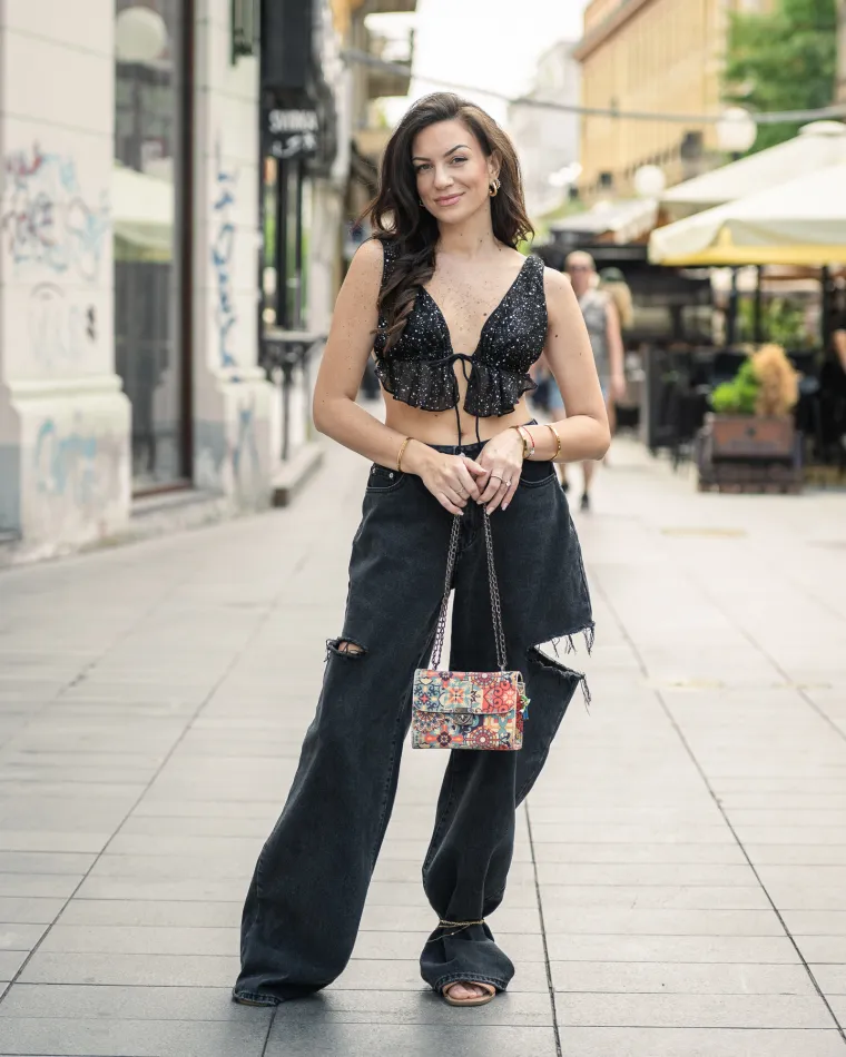 Djevojke na &scaron;pici pokazale duge noge: Zablistale u vrućim ljetnim kombinacijama