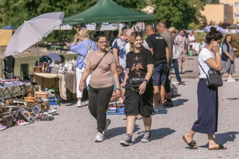 Crvenokosa ljepotica ukrala je sve poglede na sajmu u Osijeku: Pokazala bujnu kosu i vitku liniju