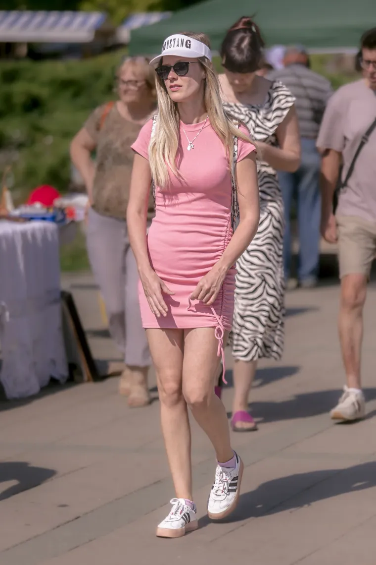 Crvenokosa ljepotica ukrala je sve poglede na sajmu u Osijeku: Pokazala bujnu kosu i vitku liniju