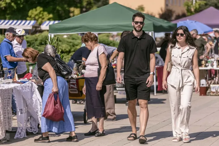 Crvenokosa ljepotica ukrala je sve poglede na sajmu u Osijeku: Pokazala bujnu kosu i vitku liniju