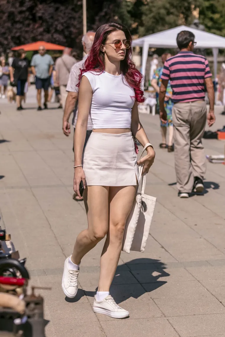 Crvenokosa ljepotica ukrala je sve poglede na sajmu u Osijeku: Pokazala bujnu kosu i vitku liniju