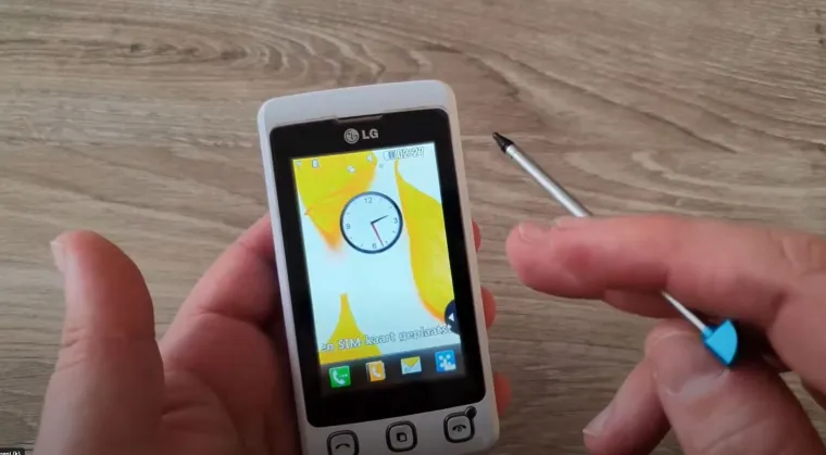 Ako ste rođeni 90-ih sigurno se sjećate ovih mobitela: Nevjerojatno, ali nekada su bili pravi hit