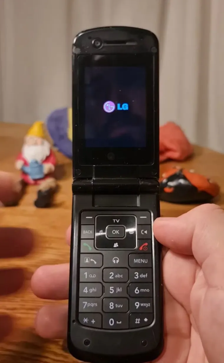 Ako ste rođeni 90-ih sigurno se sjećate ovih mobitela: Nevjerojatno, ali nekada su bili pravi hit