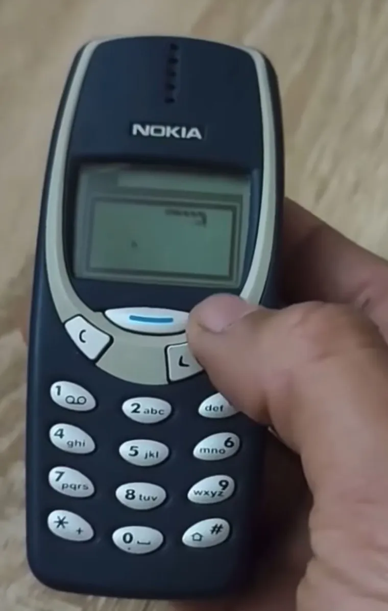 Ako ste rođeni 90-ih sigurno se sjećate ovih mobitela: Nevjerojatno, ali nekada su bili pravi hit