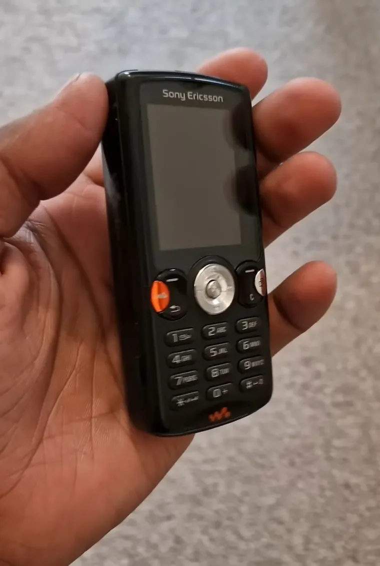 Ako ste rođeni 90-ih sigurno se sjećate ovih mobitela: Nevjerojatno, ali nekada su bili pravi hit