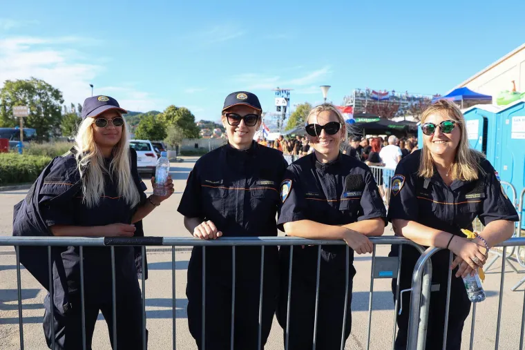 Ovo se zaista rijetko viđa: Horda ljudi spremno korača k sinjskom Hipodromu