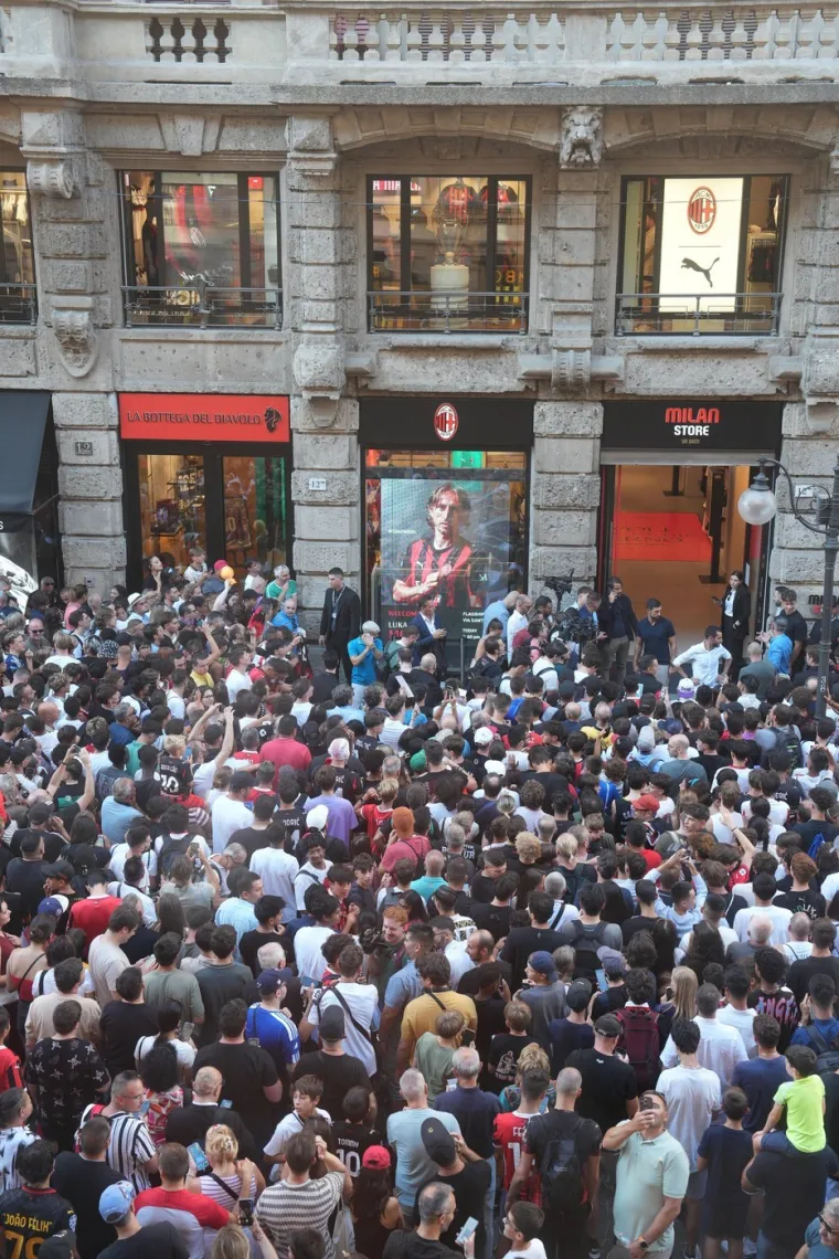 Ovo je u Milanu doživjelo samo par igrača u povijesti: Pomahnitala masa već sad obožava Luku Modrića