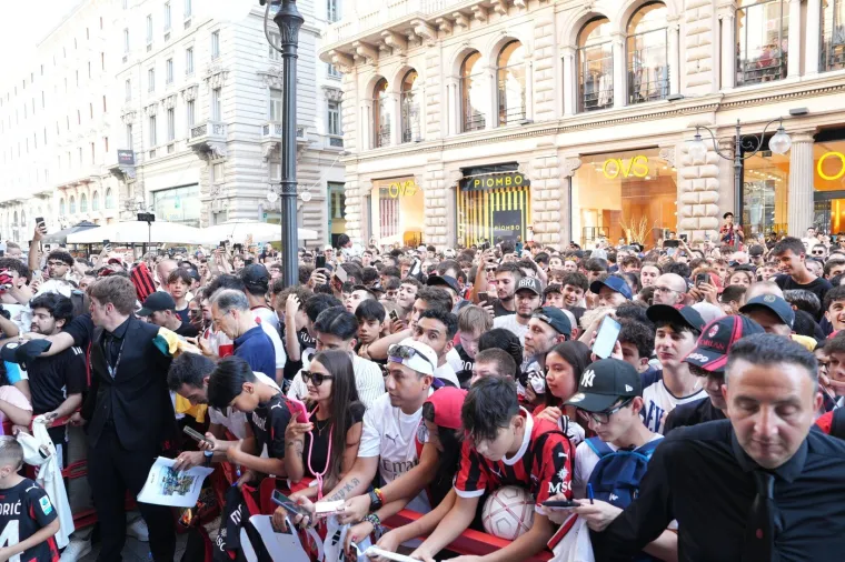 Ovo je u Milanu doživjelo samo par igrača u povijesti: Pomahnitala masa već sad obožava Luku Modrića