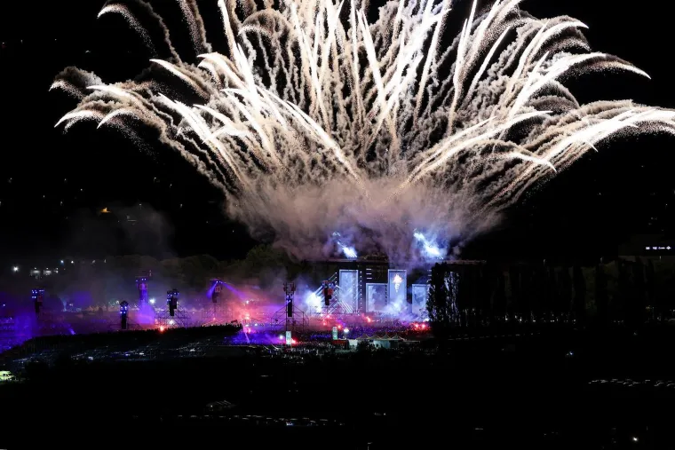 Pogledajte kako se to radi u Sinju: Iz svega glasa ore se Thompsonovi hitovi