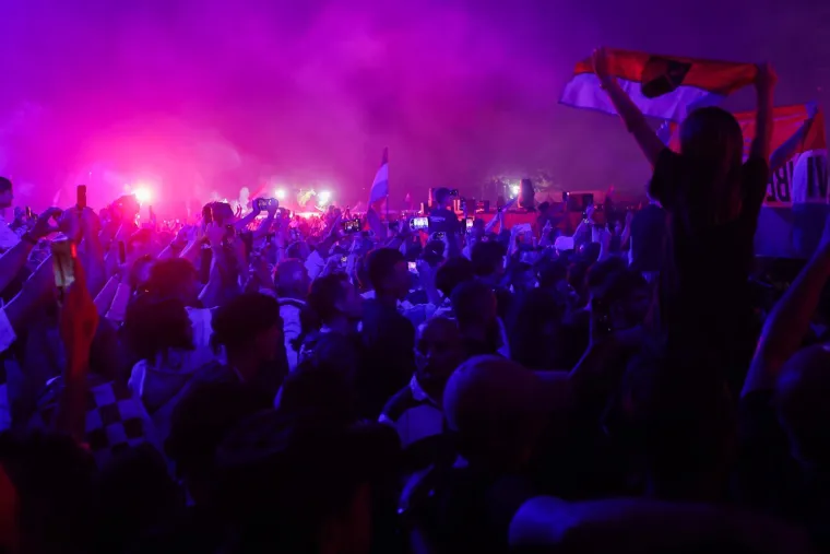 Pogledajte kako se to radi u Sinju: Iz svega glasa ore se Thompsonovi hitovi