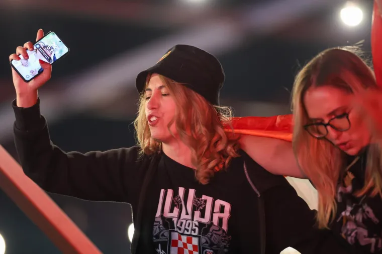 Pogledajte kako se to radi u Sinju: Iz svega glasa ore se Thompsonovi hitovi