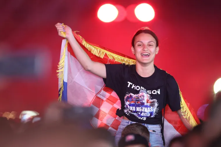 Pogledajte kako se to radi u Sinju: Iz svega glasa ore se Thompsonovi hitovi