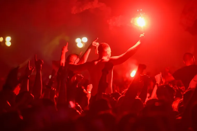 Pogledajte kako se to radi u Sinju: Iz svega glasa ore se Thompsonovi hitovi