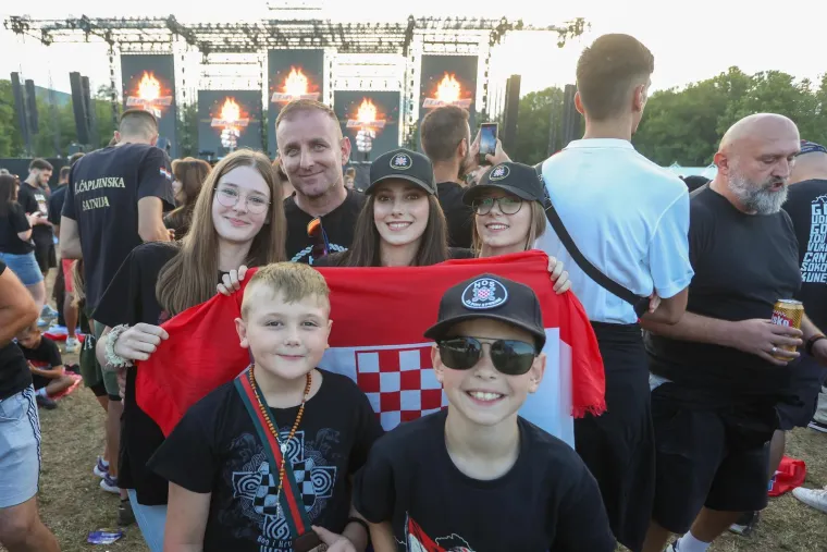 TOP 100 fotografija iz Sinja! Uhićeni, ka&scaron;njenje koncerta i Thompson: 'Jugoslavija je mrtva!'