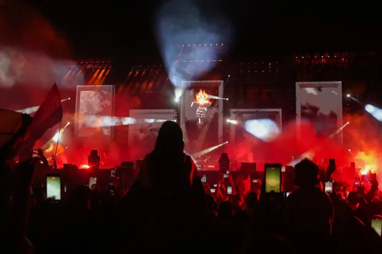 TOP 100 fotografija iz Sinja! Uhićeni, ka&scaron;njenje koncerta i Thompson: 'Jugoslavija je mrtva!'