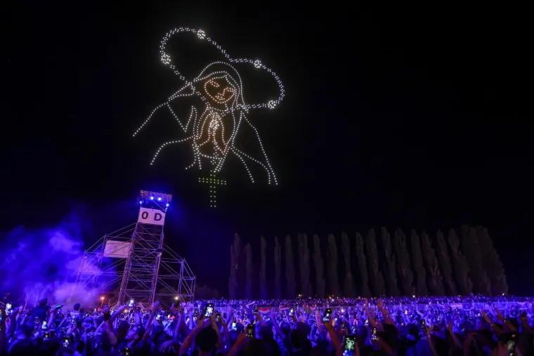 TOP 100 fotografija iz Sinja! Uhićeni, ka&scaron;njenje koncerta i Thompson: 'Jugoslavija je mrtva!'