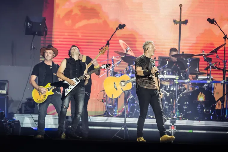 TOP 100 fotografija iz Sinja! Uhićeni, kašnjenje koncerta i Thompson: 'Jugoslavija je mrtva!'