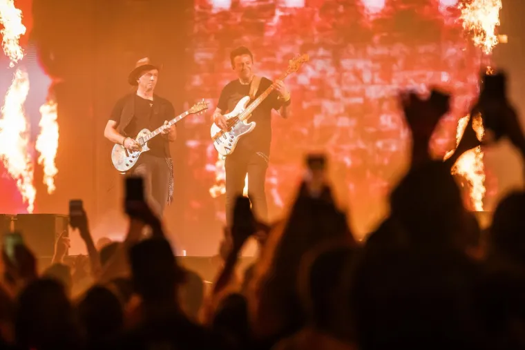 TOP 100 fotografija iz Sinja! Uhićeni, ka&scaron;njenje koncerta i Thompson: 'Jugoslavija je mrtva!'