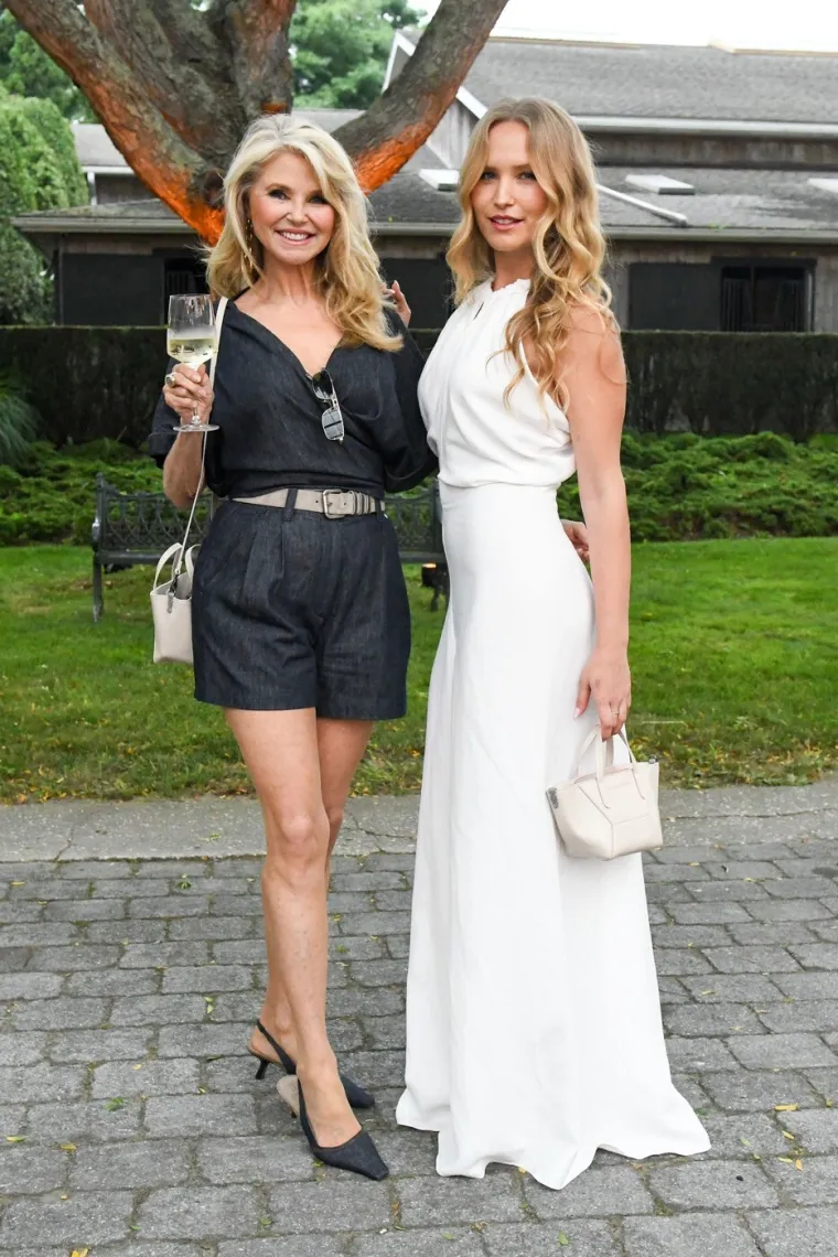 Ona je definicija vječne ljepote: Sa 71 godinom izgleda kao sestra svoje kćeri