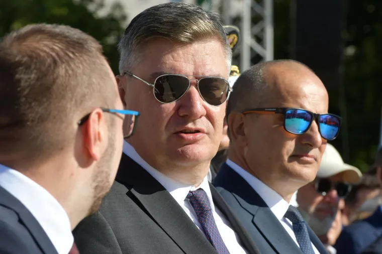 Tako blizu, a daleko: Milanović i Plenković položili vijence, evo tko je još došao u Knin