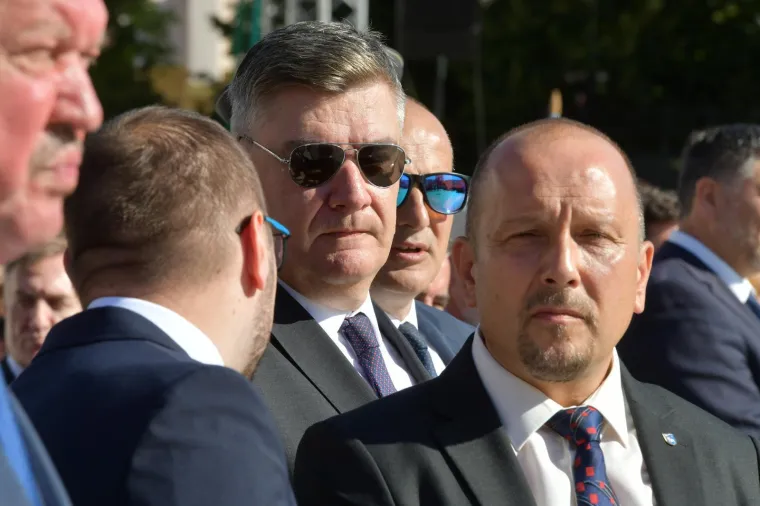 Tako blizu, a daleko: Milanović i Plenković položili vijence, evo tko je jo&scaron; do&scaron;ao u Knin