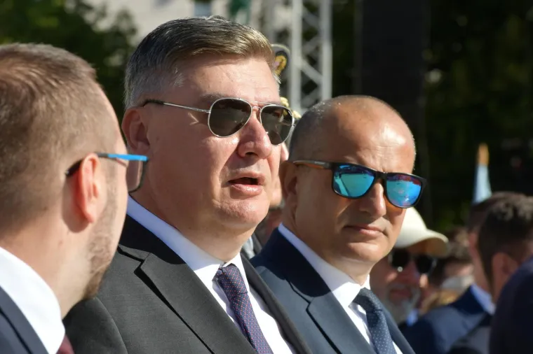 Tako blizu, a daleko: Milanović i Plenković položili vijence, evo tko je jo&scaron; do&scaron;ao u Knin