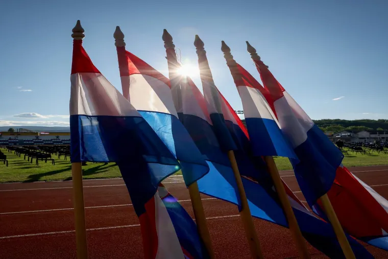 Tako blizu, a daleko: Milanović i Plenković položili vijence, evo tko je još došao u Knin