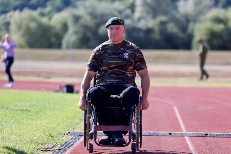 Tako blizu, a daleko: Milanović i Plenković položili vijence, evo tko je jo&scaron; do&scaron;ao u Knin