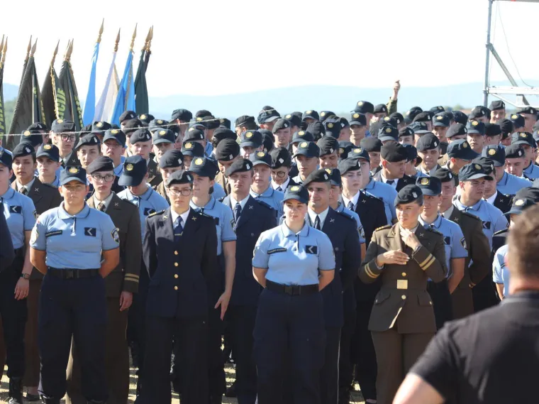 Hrvatski barjak se zavijorio: Ovo su veličanstveni prizori s Kninske tvrđave