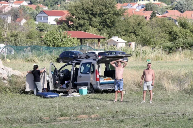 Jutro nakon koncerta Thompsona: Hrpetina smeća i jo&scaron; poneki obožavatelj