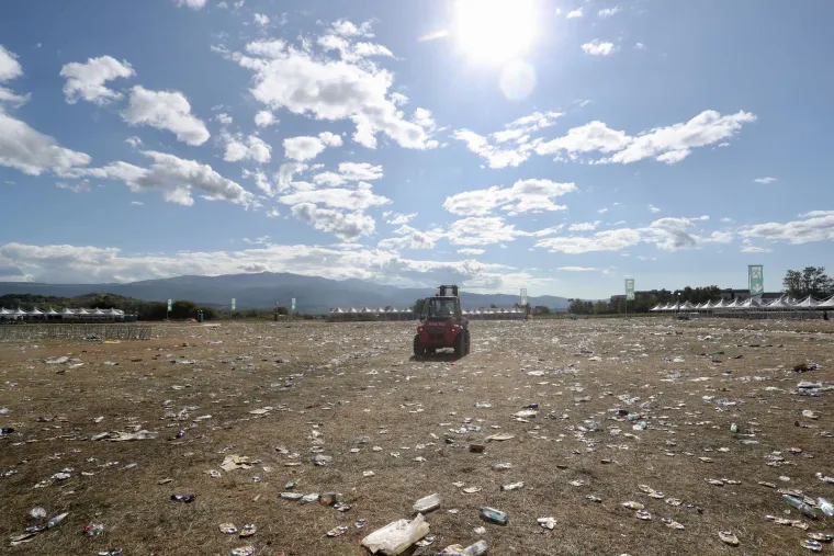 Jutro nakon koncerta Thompsona: Hrpetina smeća i jo&scaron; poneki obožavatelj