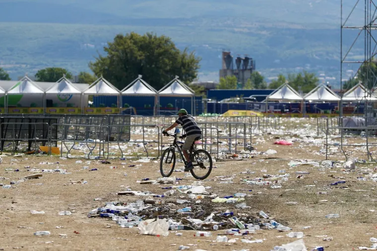 Jutro nakon koncerta Thompsona: Hrpetina smeća i jo&scaron; poneki obožavatelj