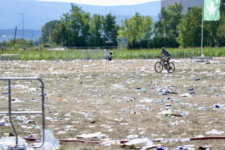 Jutro nakon koncerta Thompsona: Hrpetina smeća i jo&scaron; poneki obožavatelj