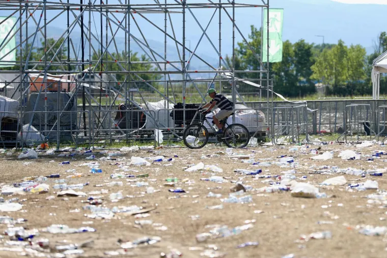 Jutro nakon koncerta Thompsona: Hrpetina smeća i jo&scaron; poneki obožavatelj