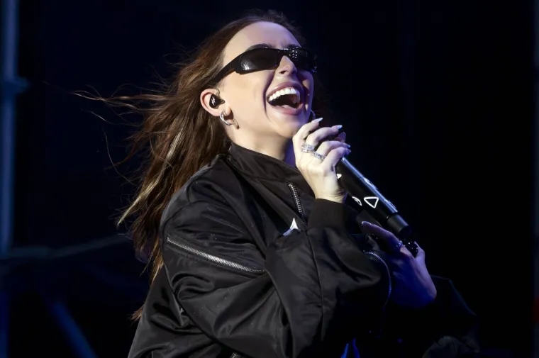 Yamal uhvaćen na plaži sa slavnom pjevačicom: 'Bili su prilično intimni i otišli zajedno'