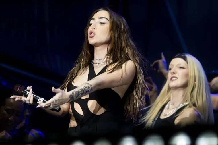 Yamal uhvaćen na plaži sa slavnom pjevačicom: 'Bili su prilično intimni i otišli zajedno'