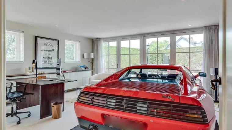 Ova luksuzna vila izgleda kao iz bajke: U uredu skriva nešto nevjerojatno, a vrijedi kao suho zlato