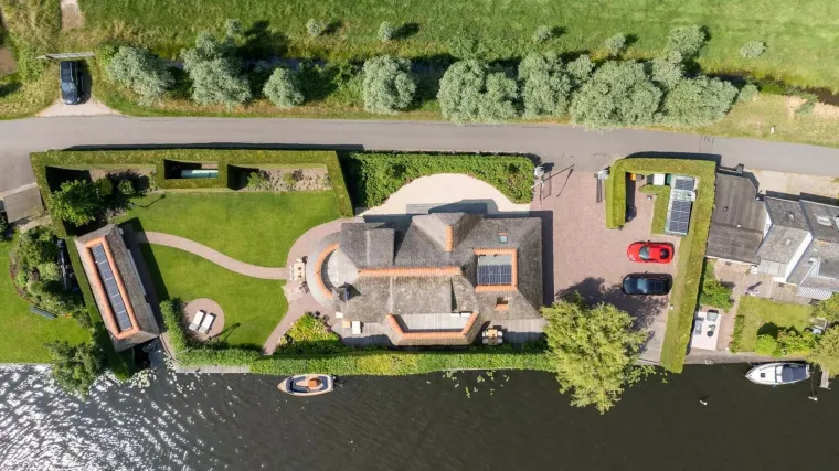 Ova luksuzna vila izgleda kao iz bajke: U uredu skriva nešto nevjerojatno, a vrijedi kao suho zlato