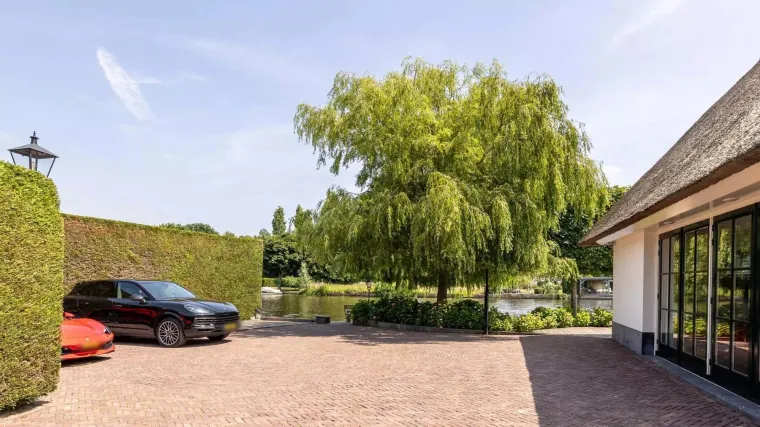 Ova luksuzna vila izgleda kao iz bajke: U uredu skriva ne&scaron;to nevjerojatno, a vrijedi kao suho zlato