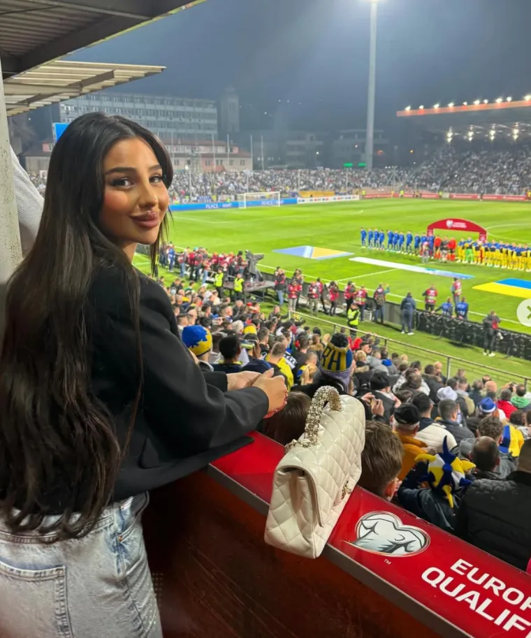 Napravila dramu u obitelji, a otac ga se odrekao zbog nje: Tko je supruga nogometa&scaron;a Anela Ahmedhodžića?