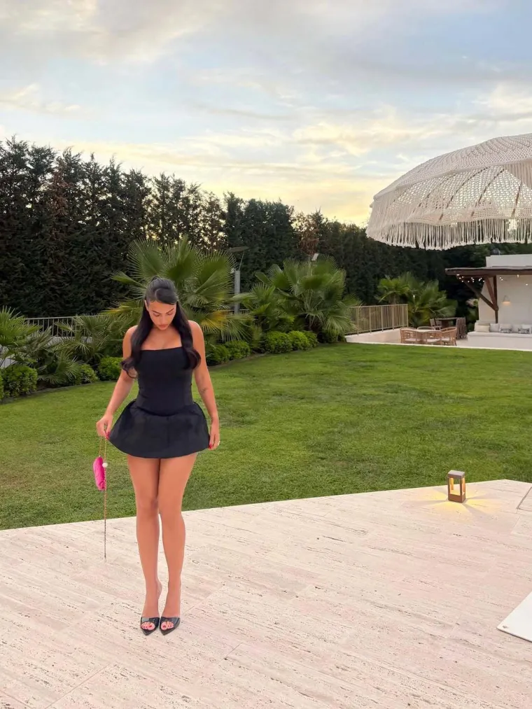 Najizazovnija ljetna izdanja Ronaldove Georgine: Pokazala je da dvije stvari ne izlaze iz mode