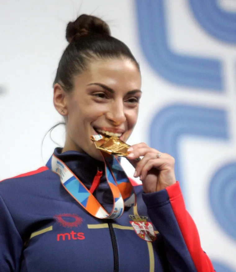 Ivana ru&scaron;i sve rekorde, a najveća slabost su joj slatko i rakija: 'Ponekad popijem, &scaron;to da ne'