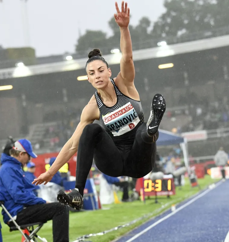 Ivana ru&scaron;i sve rekorde, a najveća slabost su joj slatko i rakija: 'Ponekad popijem, &scaron;to da ne'