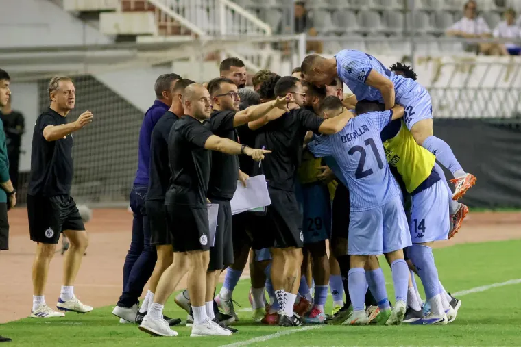 Ovako je Poljud izgledao nakon &scaron;to je Dinamo poveo: Plavi slave kao da sutra ne postoji, a pogledajte Livajino lice