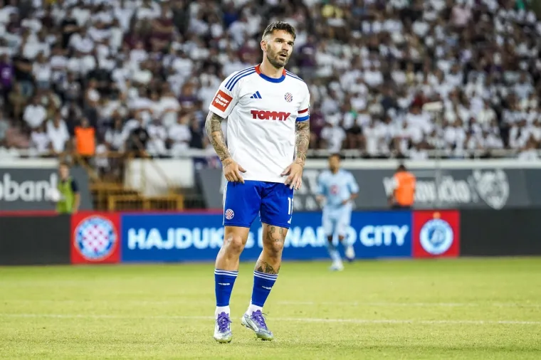 Ovako je Poljud izgledao nakon &scaron;to je Dinamo poveo: Plavi slave kao da sutra ne postoji, a pogledajte Livajino lice